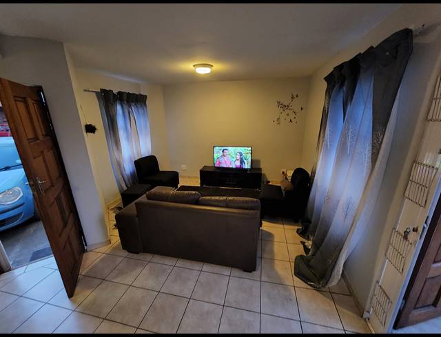 1 BEDROOM APARTMENT FOR SALE IN SCOTTSVILLE